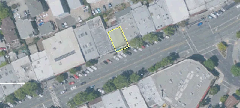Oakland Retail Space on Lakeshore