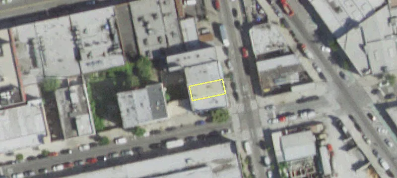 Brooklyn Retail Space with Features