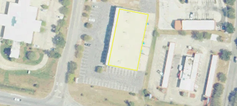 Retail Space in Walmart Shadow