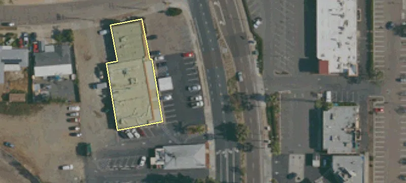 Commercial Land in High-Traffic Area