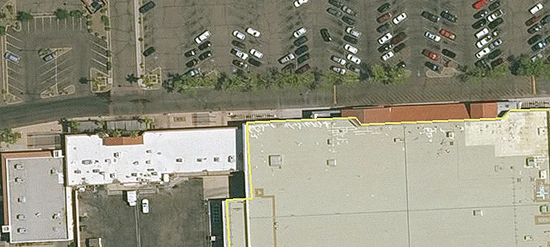 Retail Space in Busy Center