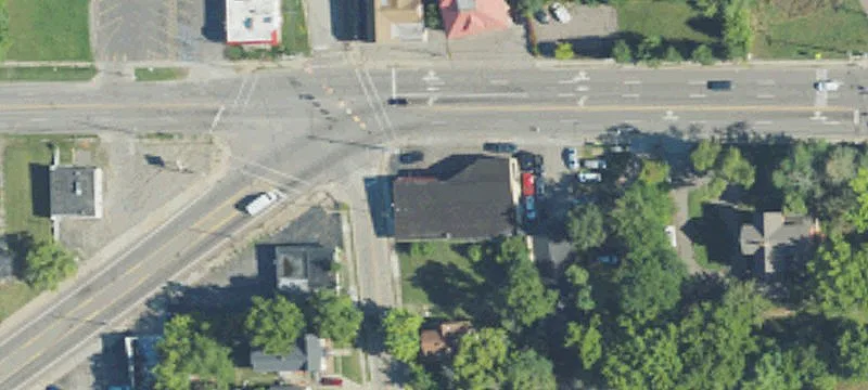 Commercial Building in Desirable Area