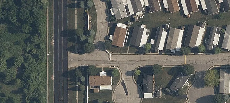 Well-Maintained Mobile Home in Toledo