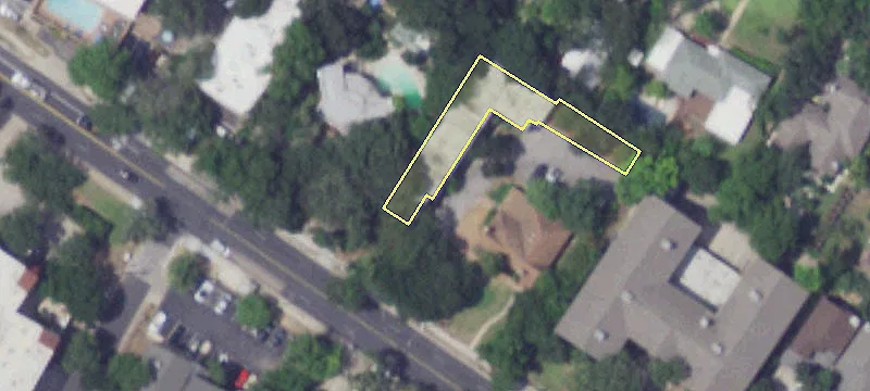 Apartment with Covered Parking
