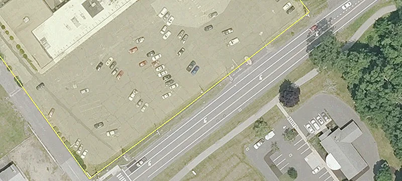 Retail Property Near UConn Tech