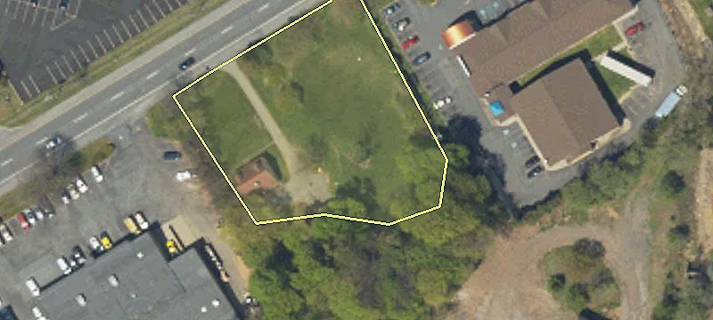 Prime Commercial Lot on Hamilton