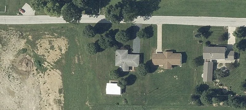 Versatile Commercial Building on State Route