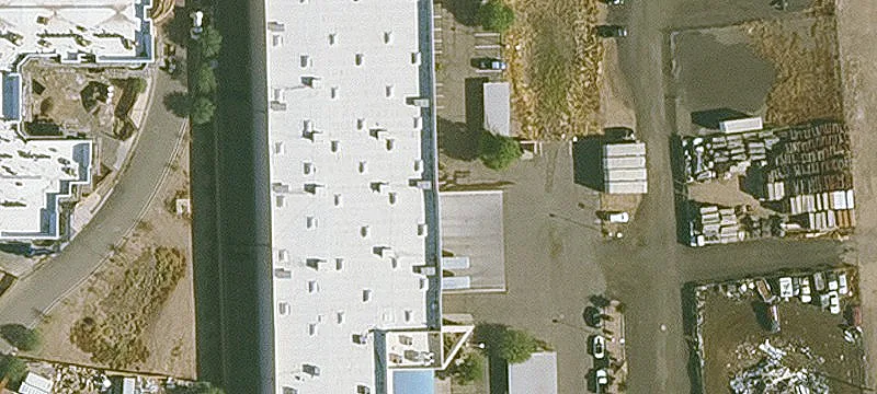 Versatile Flex Space with Fenced Yard