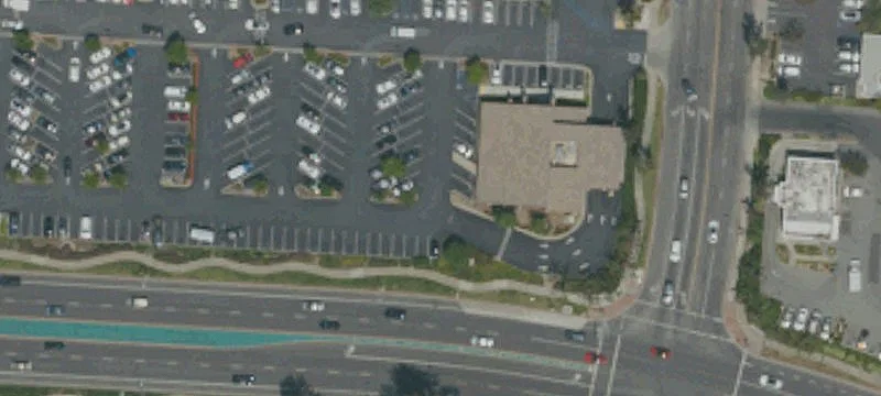 Freestanding Commercial Building in Plaza