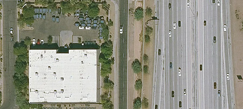 Freestanding Building with Fenced Yard