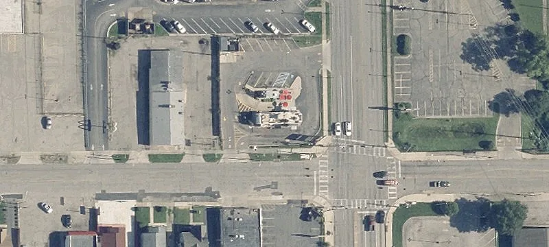 Former Restaurant on Hard Corner
