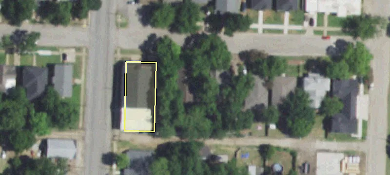 Denison Commercial Building with Living Quarters