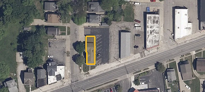 Mixed-Use Property with Apartment