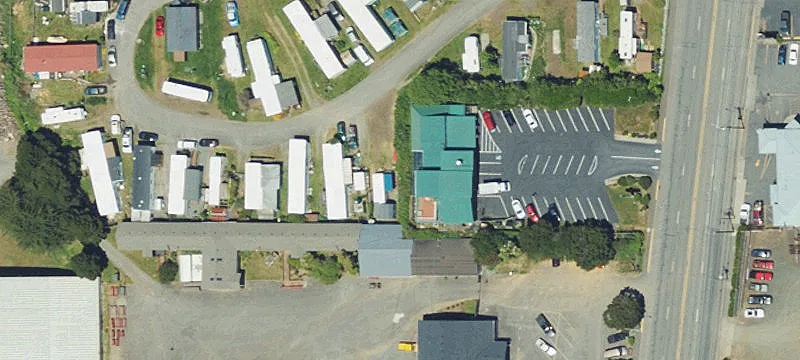 Highway 101 Commercial Building