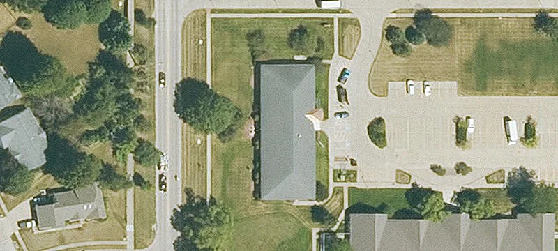 Iowa City Retail Building For Sale