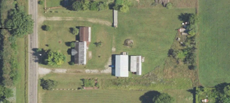 Versatile Commercial Space on Acreage