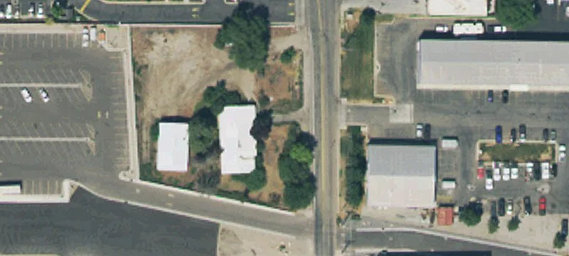 Commercial Land Near Amenities