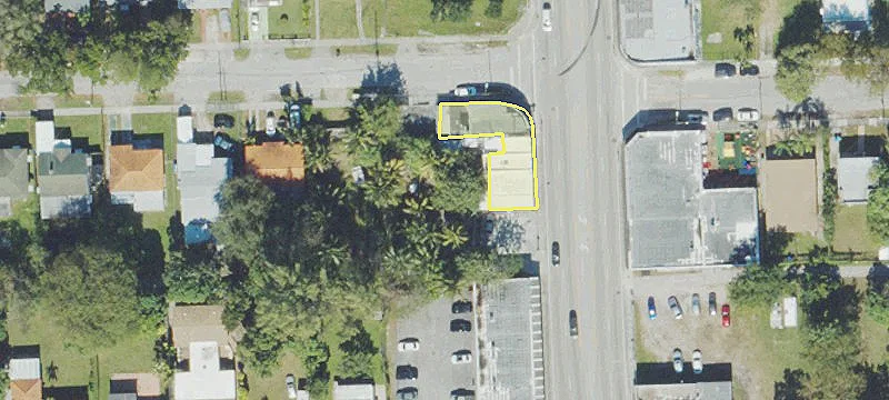 Freestanding Retail Building on Corner Lot