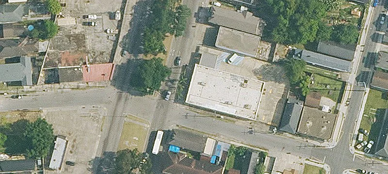 Versatile Building for Medical/Educational Use
