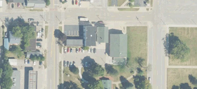 Retail/Office Space in Three Oaks