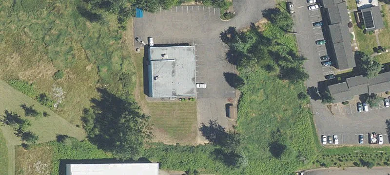Freestanding Building on Full Acre