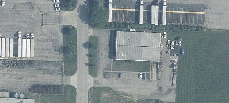 Versatile Office/Warehouse with Outdoor Storage