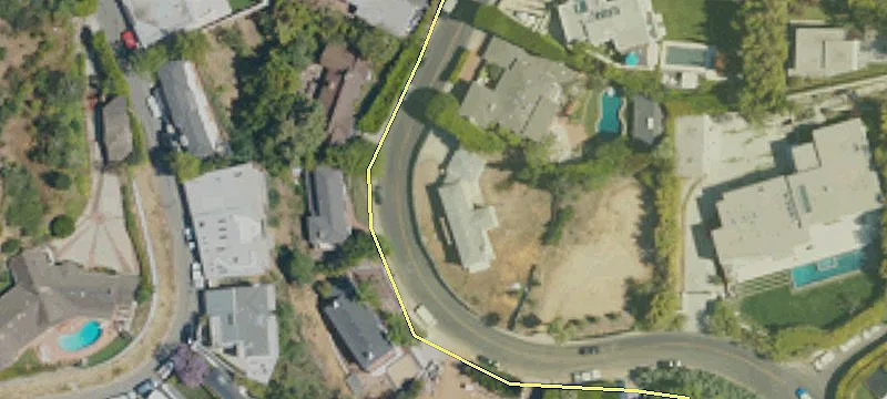 Melrose Avenue Retail Space Available