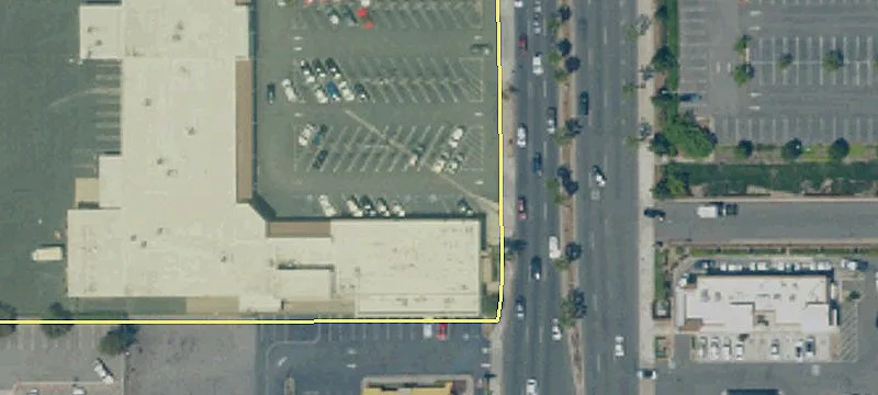 Retail Space in Fontana Center