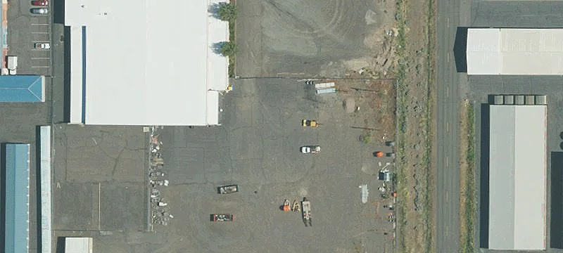 Industrial Building on 4 Acres