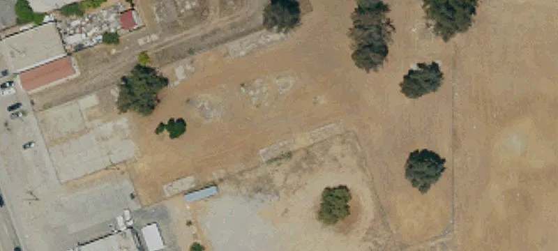Industrial Building with Secured Yard