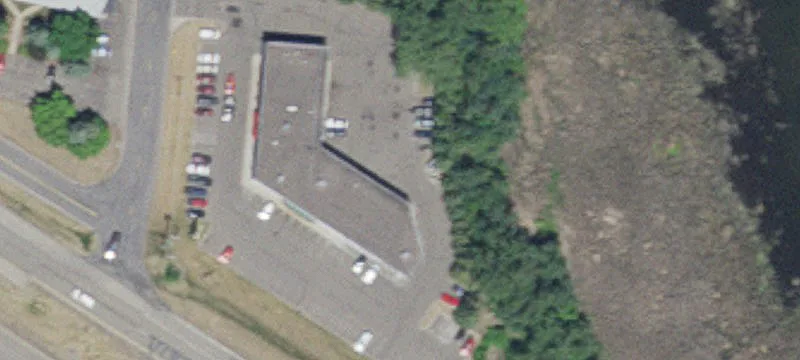 Auto-Specific Building on Highway 10