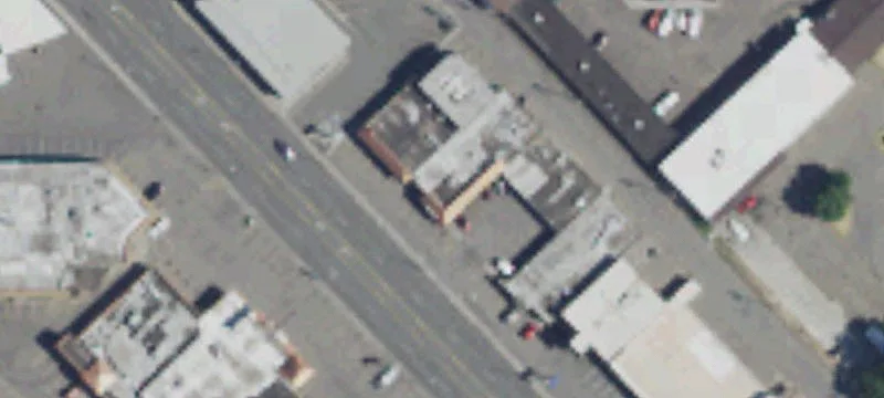 Corner Lot Building in Kennewick