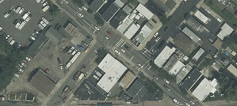Mixed-Use Building Near Silver Lake