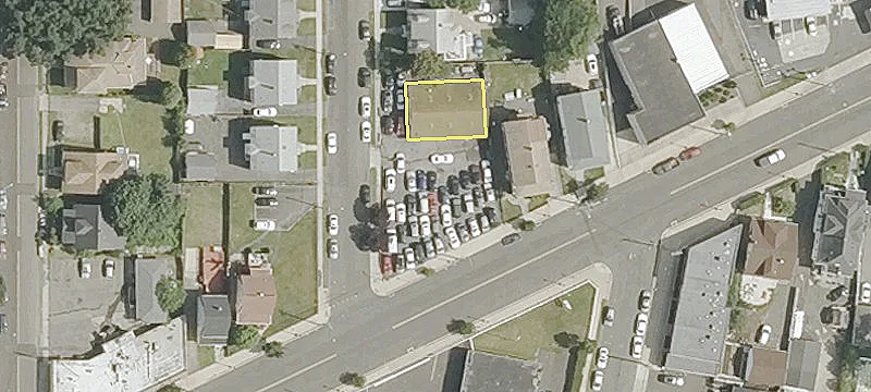 Commercial Space on Barnum Avenue
