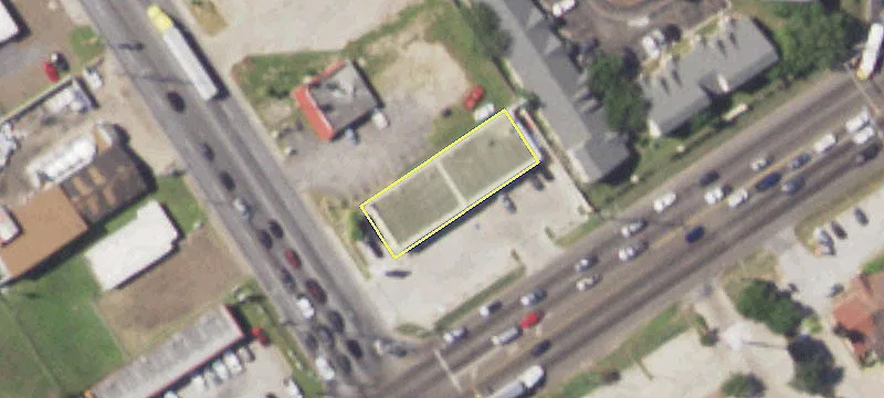 High-Traffic Commercial Property Available
