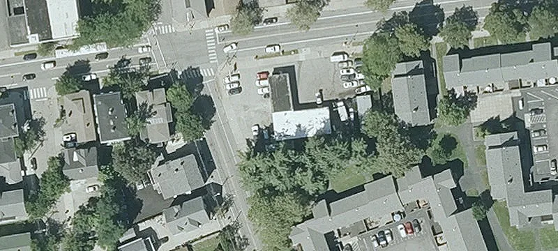 High-Traffic Automotive Commercial Property