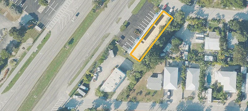 High-Visibility US1 Corner Lot Building