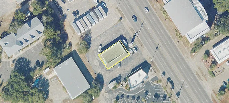 Prime Commercial Building For Sale