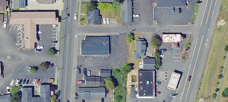 Seaside Commercial Building on Highway