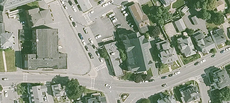 Well-Maintained Commercial Building For Sale