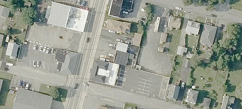 Mechanic's Garage with Apartment