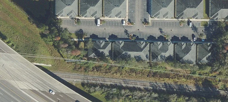 Versatile Office Building Near Expressway