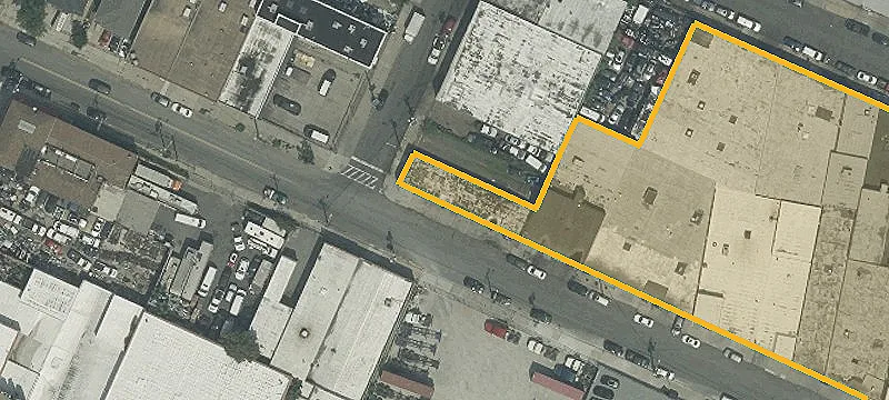 Warehouse with Additional Lot