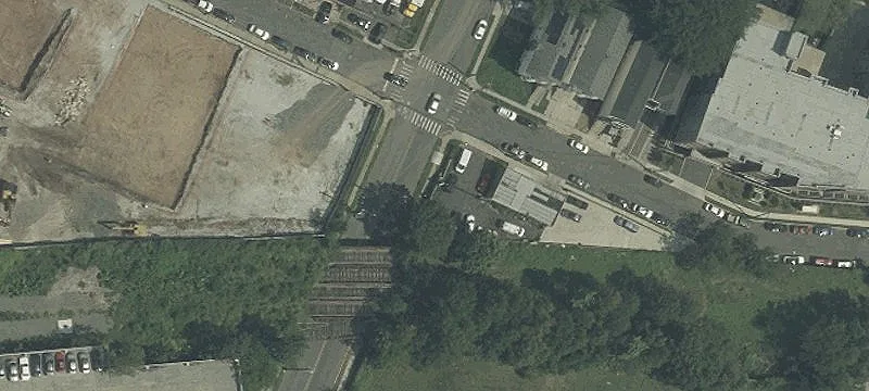 Commercial Garage on Corner Lot