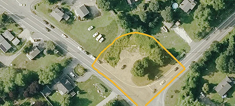 Prime Tiverton Corner Lot