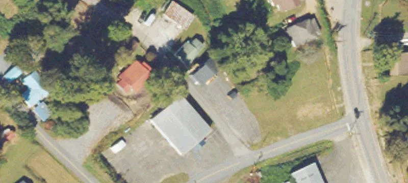 Versatile Commercial Building in McCaysville