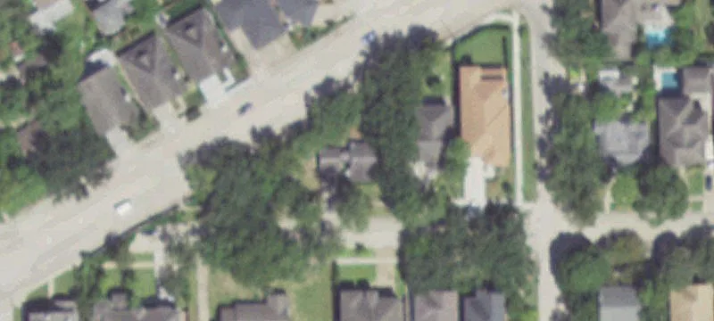 Oversized Lot in Colonial Terrace