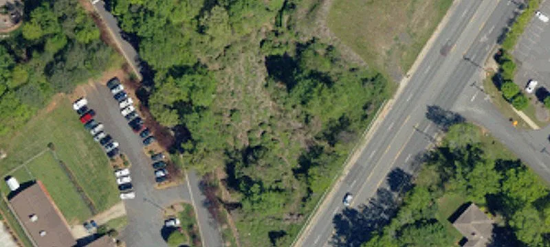 Commercial Lot in Convenient Location