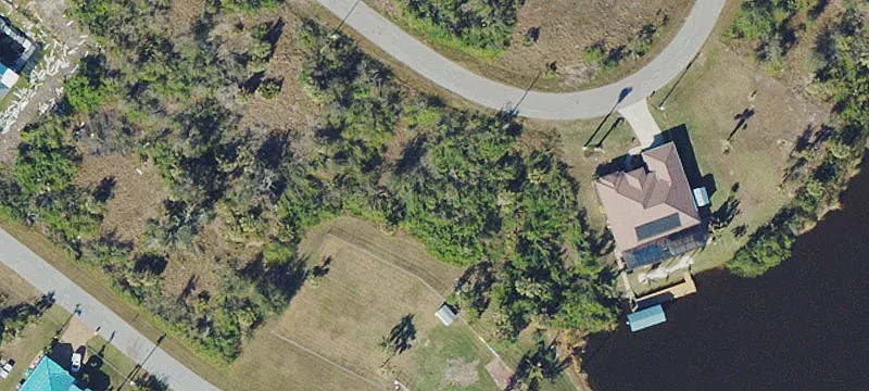 Residential Lot in Waterfront Community