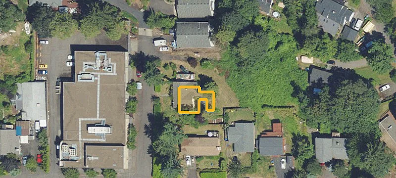 Large Buildable Lot in Milwaukie